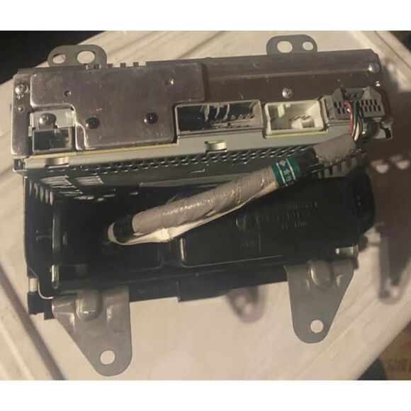 2007 HONDA CR-V - AM/FM 4XN0 RADIO CD-Player OEM 39100-SWA-A50 NH167L - Picture 2 of 3